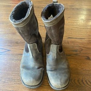 Ugg shearling lined boots